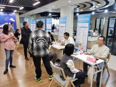 聚焦新業(yè)態(tài)，筑夢(mèng)在“家門(mén)口” 一站式服務(wù)點(diǎn)亮就業(yè)創(chuàng)業(yè)路